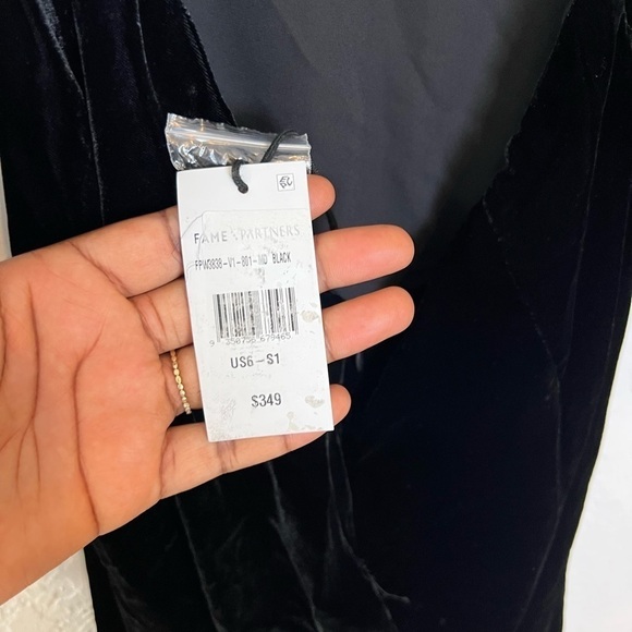 NEW FAME AND PARTNERS Velvet Long Sleeve Mock Midi Dress - Picture 10 of 11